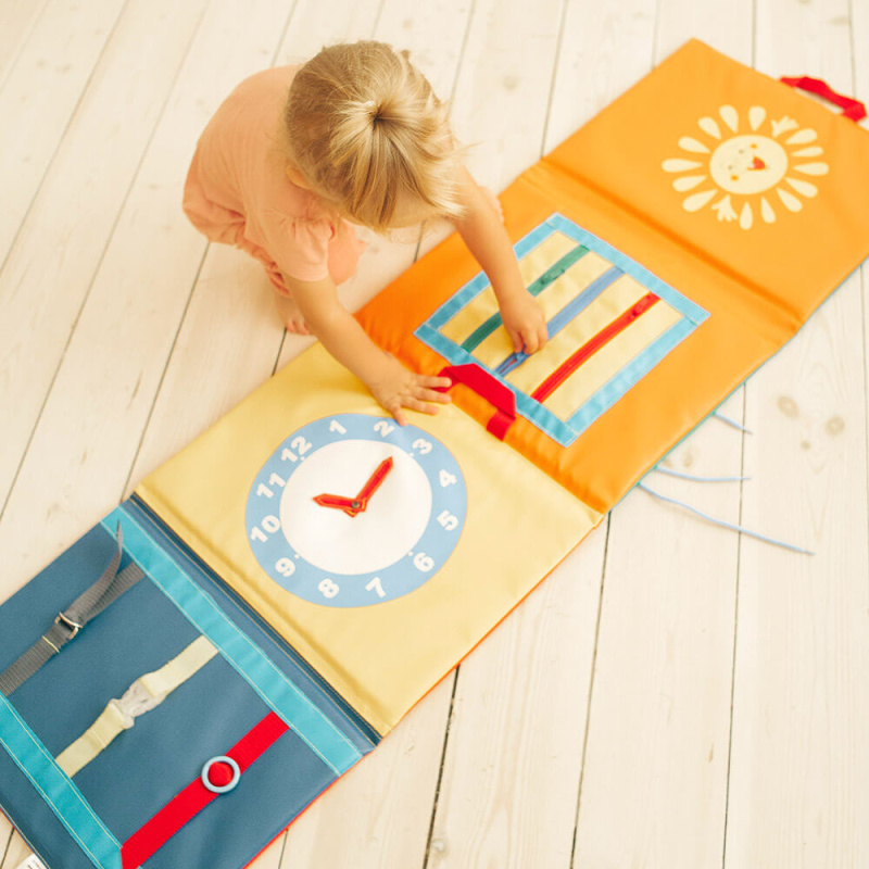 Дидактическая книжка Romana «Ловкие пальчики» в Волгограде ВИНКО