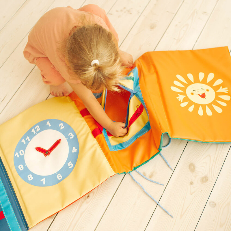 Дидактическая книжка Romana «Ловкие пальчики» в Волгограде ВИНКО